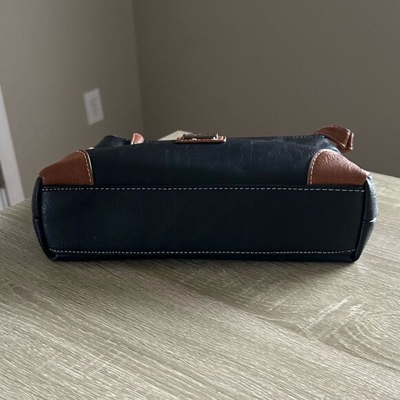 NWOT … WHITE MOUNTAIN Shoulder Bag - Picture 3 of 9